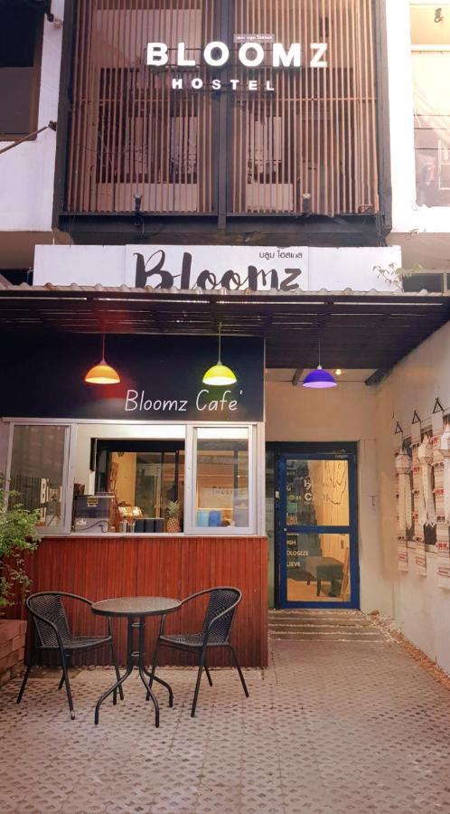 Bloomz Hostel Csiangmaj Kültér fotó